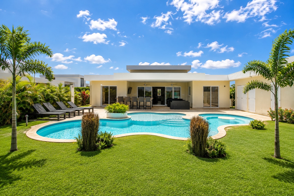 Villa 1142, Casa Linda